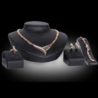 SET686 - Vintage Gold Plated Fashion Jewellery Set